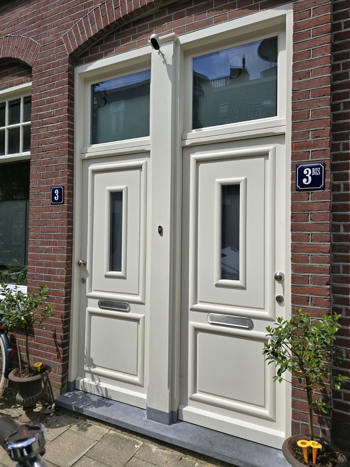 binnendeuren en buitendeuren van hout